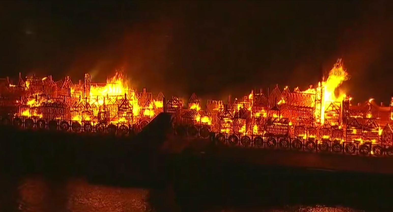 Huge Great Fire of London set ablaze on the Thames