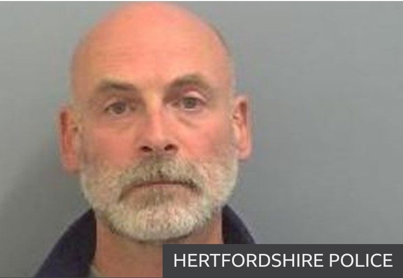 Hertfordshire Sex offending cop and 3 vile cops break drivers knee video