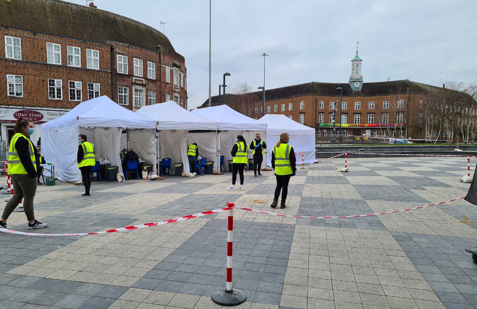 ‘Suspicious package’ at Covid test site in Watford Town High Street