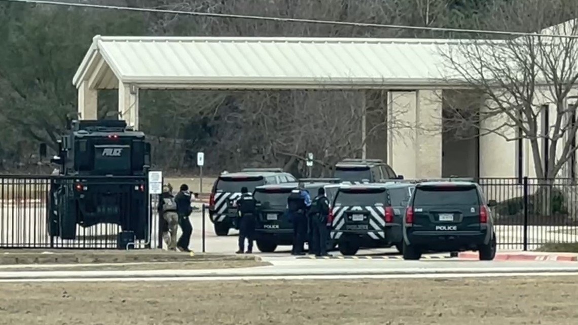 Texas synagogue siege: UK Teenagers arrested as FBI names Brit as hostage-taker