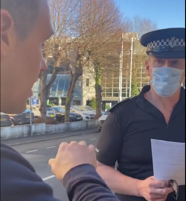 Anti-vaxxers threaten Watford police to close all vaccination centres 💉