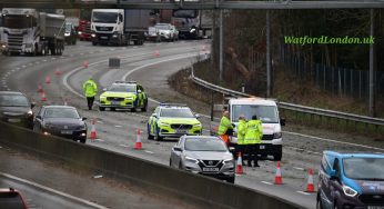 Storm Eunice: Fallen tree blocks several lanes on M25