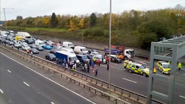 Police swoop M25 to arrest Climate Activists on Forth consecutive day of disruption