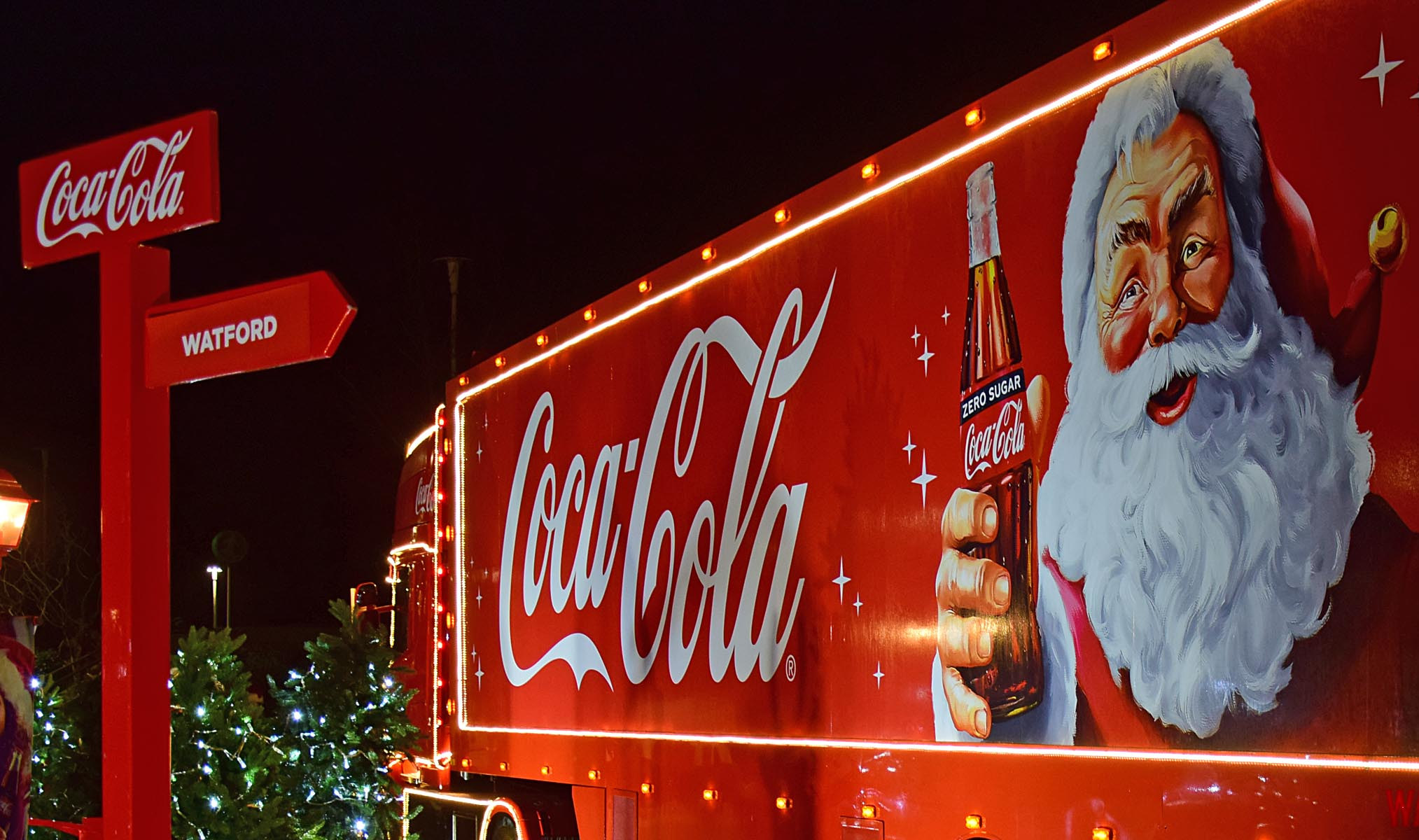 coca-cola,truck,santa