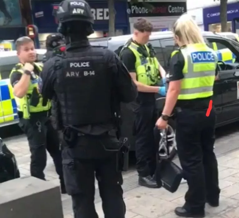 Armed Police arrest machete attacker in Watford
